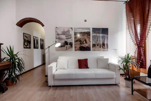 Happy & Beautiful Flat in Central Milan, Milan