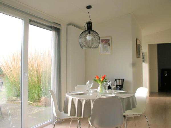 Billede 7: Chalet in Zeeland by the Lake