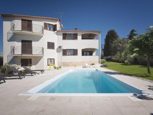 The photo shows the Apartment in Croatia near the Adriatic Coast located in the city of Galižana.