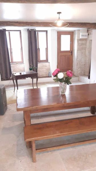 A la foto es mostra l'objecte chambres d'hôtes rue Pasteur situat a la ciutat de Til-Châtel.