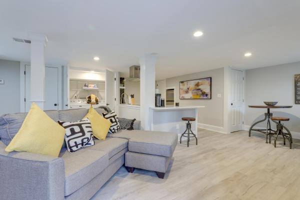 A la foto es mostra l'objecte Modern Decatur Getaway about 8 Mi to Downtown Atlanta! situat a la ciutat de Decatur.
