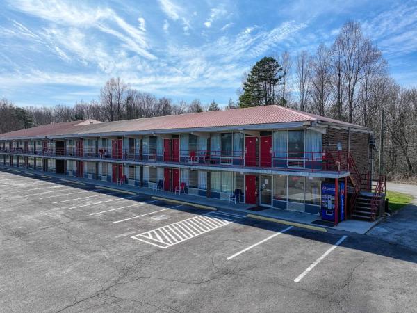 A la foto es mostra l'objecte Americas Best Value Inn Stearns, KY situat a la ciutat de Winfield.