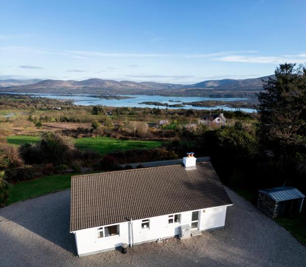 La photo montre l'objet Seanacnoc Cottage overlooking Kenmare Bay situé dans la ville de Kenmare.