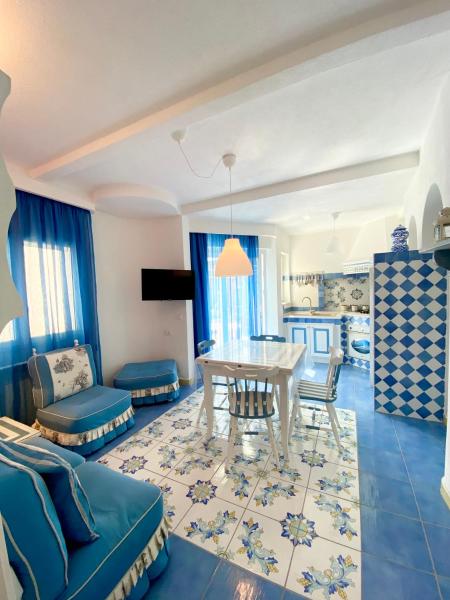 A la foto es mostra l'objecte La Maison De Charme Suite Apartments situat a la ciutat de Ischia.