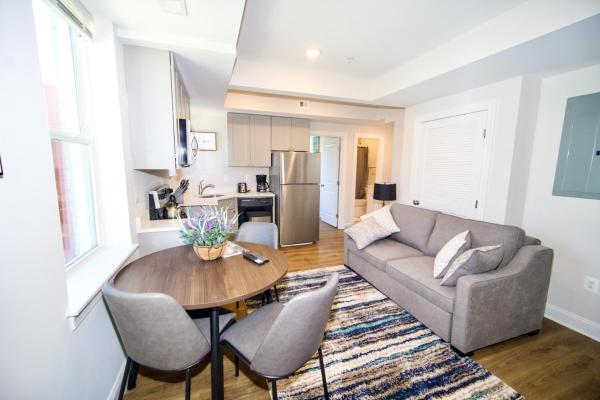 Auf dem Foto ist das Objekt The Vianny:Petite Modern Lodge in der Stadt Washington zu sehen.