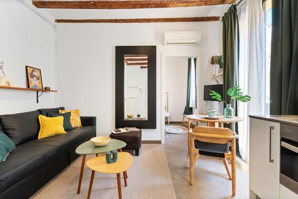 Lodging Apartments Almirall Beach 41, Barcelona