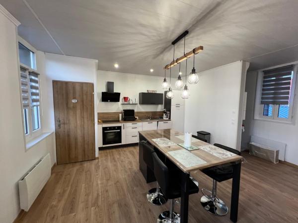 La photo montre l'objet Au petit bonheur situé dans la ville de Étaples.