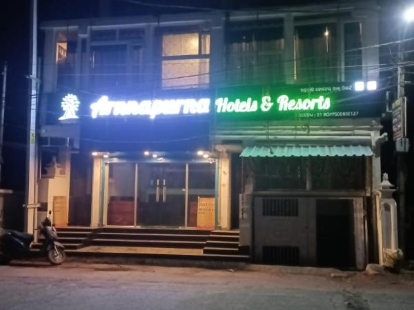 A la foto es mostra l'objecte Arnnapurna Hotel & Resort situat a la ciutat de Bhadrak.