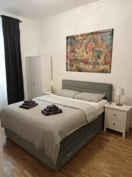 Na zdjęciu widoczny jest obiekt Fenix Rooms położony w mieście Triest.