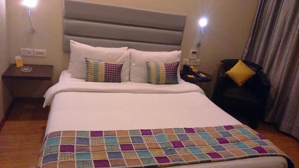 Keys Indulge Room (20% off on Dinner,Complimentary Hi-Tea,20% off on Dinner and 10% Off on Laundry service) — 21 m² - Keys Prima by Lemon Tree Hotels, Whitefield, Bengaluru