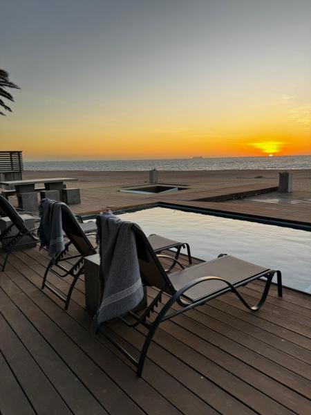 照片显示了位于Rand Rifles市的Beachfront Luxury Oasis物件。