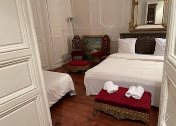 A la foto es mostra l'objecte T2 devise appartement center ville situat a la ciutat de Bordeus.