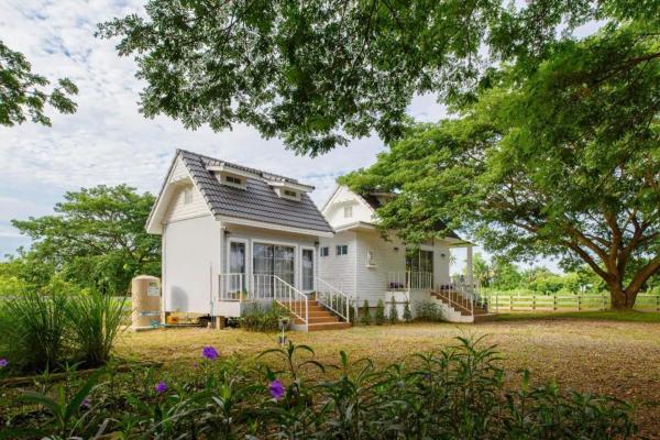 A la foto es mostra l'objecte Chaisathan Cottage situat a la ciutat de Ban Ku Sua.