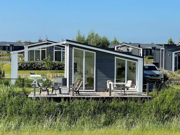 A la foto es mostra l'objecte Dyke-View Stay with Terrace situat a la ciutat de Wemeldinge.