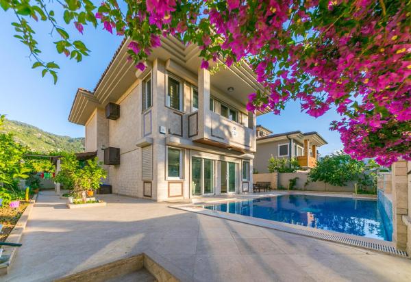 Auf dem Foto ist das Objekt Villa MO DAİLY WEEKLY rentals İçmeler in der Stadt Marmaris zu sehen.