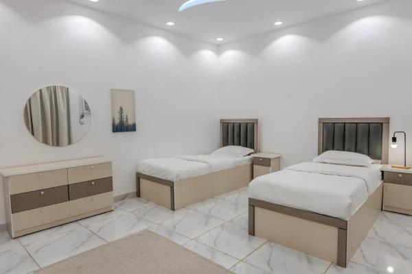 Comfortable & Big Family Apartments 10Mins Drive to Al-Masjid -Nabawi photo 3