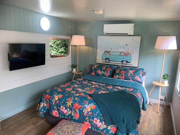 Na foto é possível ver o objeto Mornington Peninsula Retro Caravans localizado na cidade de Rye.
