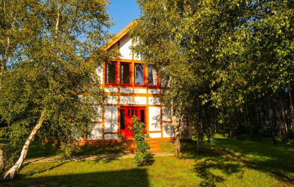 Na zdjęciu widoczny jest obiekt Gorgeous Home In Rowy With House A Panoramic View położony w mieście Rowy.