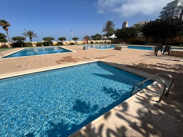 A la foto es mostra l'objecte Calpe apartamento lujoso 30m de la playa a estrenar wifi aire piscina situat a la ciutat de Calp.