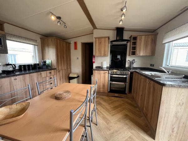 Foto 3: Lapwing 60, Scratby - California Cliffs, Parkdean, sleeps 6, bed linen and towels included, no pets