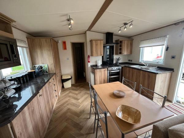 Foto 2: Lapwing 60, Scratby - California Cliffs, Parkdean, sleeps 6, bed linen and towels included, no pets