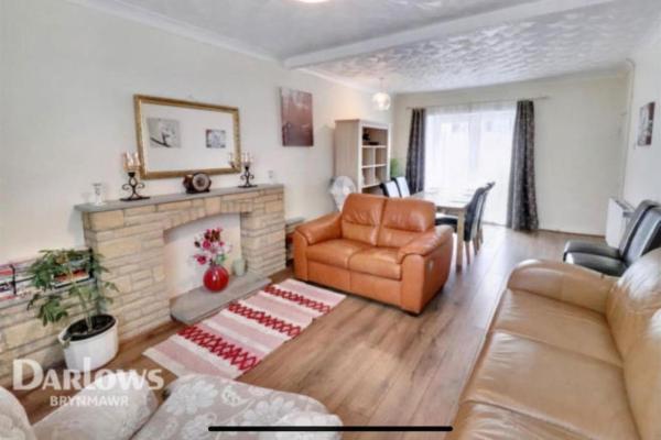 A la foto es mostra l'objecte Aderyn Mawr Cottage situat a la ciutat de Blaina.