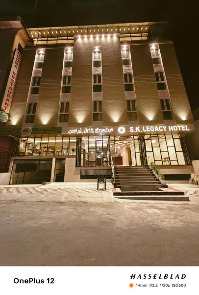 På billedet ses objektet S K Legacy Hotel beliggende i byen Mysore.