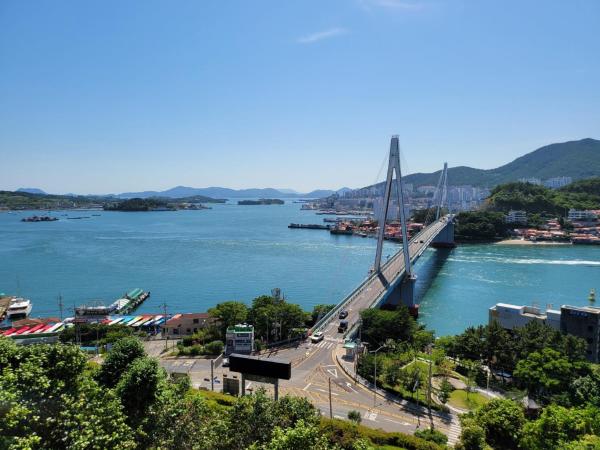 Na zdjęciu widoczny jest obiekt Yeosu Thestay 풀빌라 położony w mieście Kulchŏn.