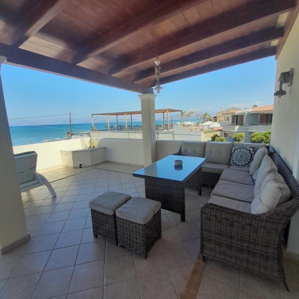 Acharavi, Villa Next To The Beach - Kassiopi