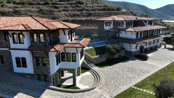 På bilden syns objektet Pupa Winery Serene Stay som ligger i staden Ujanik.