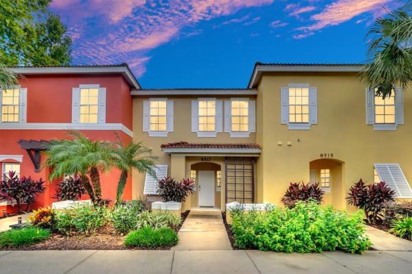 Cozy Townhome 10min to Disney EMI101, Kissimmee