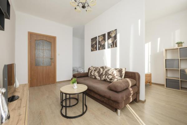Cozy & Comfortable Apartment Grodeckiego By Noclegi Renters - Varsovia