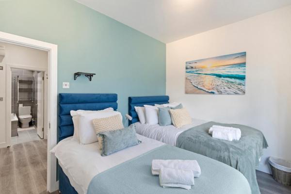 Rose Suite Camden Town 3 Bedroom Sleeps 11, London