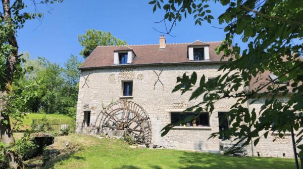 På billedet ses objektet Superbe Moulin - Château Landon beliggende i byen Chenou.