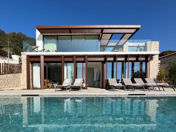 Nella foto è visibile l'oggetto Villa d'Exception avec piscine à Bandol - Villa Kiara situato nella città di Bandol.
