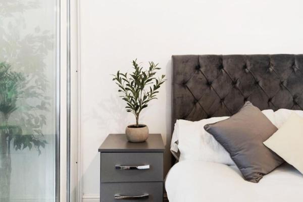 På billedet ses objektet Parkside Haven, Modern 2-Bed Flat with Ensuites, Free Parking & Self Check-In beliggende i byen Perivale.