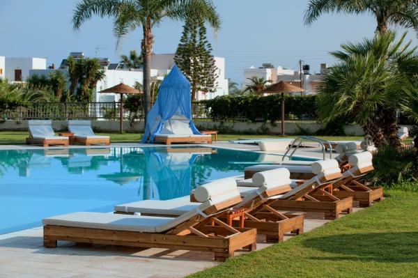 The photo shows the Socrates Hotel Malia Beach located in the city of Malia.