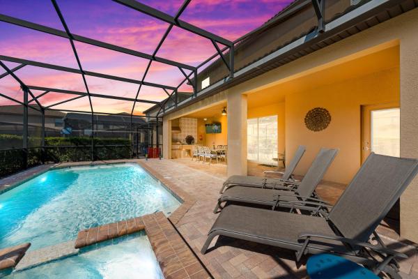 Sunset Hideaway Sleeps 20 WW106, Kissimmee