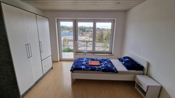 Na zdjęciu widoczny jest obiekt Rooms & Apartments Schwäbisch Gmünd położony w mieście Mutlangen.