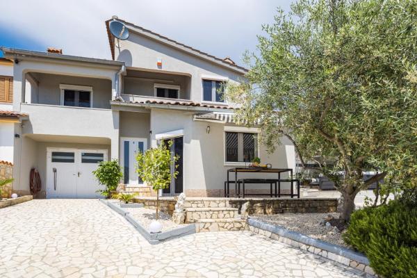 A la foto es mostra l'objecte Villa Musalez situat a la ciutat de Mušalež.