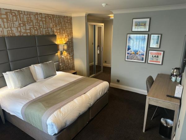 A la foto es mostra l'objecte The Essex Golf & Country Club Hotel situat a la ciutat de Markshall.