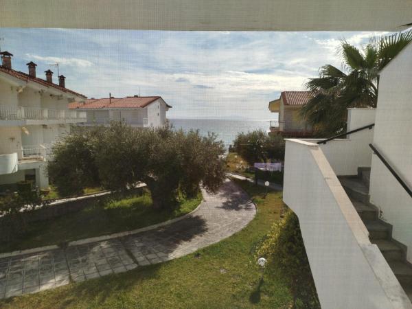 På billedet ses objektet Christy's apartment by the sea beliggende i byen Skála Foúrkas.