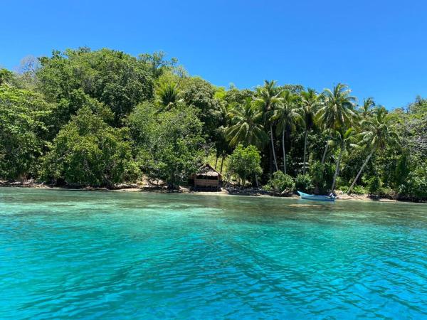 La photo montre l'objet Yenaiwon Homestay situé dans la ville de Pulau Batanta.