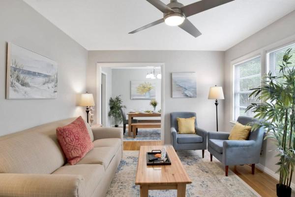 A la foto es mostra l'objecte Centrally Located Midtown Cottage-HistoricDistrict situat a la ciutat de Mobile.