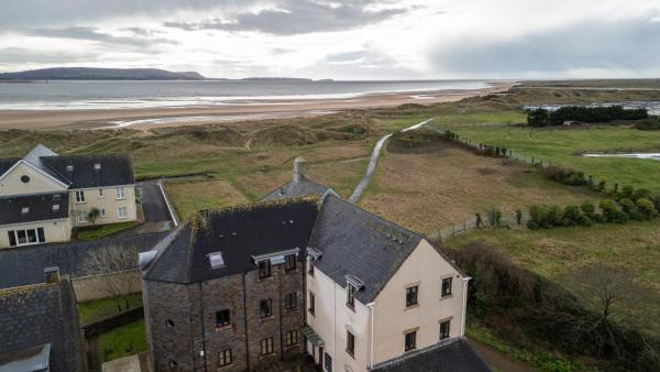 Na fotografii je vidět objekt The Lookout, Burry Port nacházející se ve městě Pembrey.