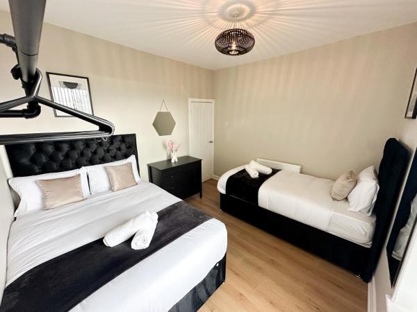 2 Bedroom house 10 mins to City Centre & Albert Dock, Liverpool