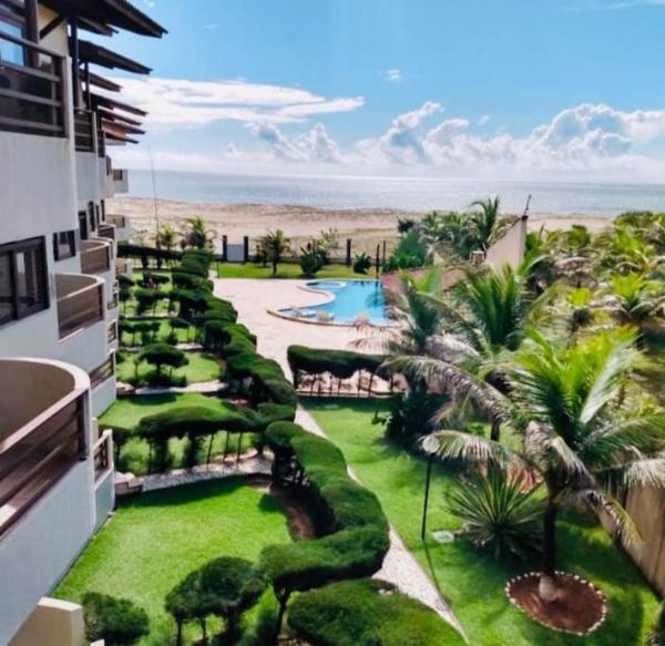 Na fotografii je vidět objekt Flat Malua - Apartamento Pé Na Areia Com Vista Mar Taíba-CE nacházející se ve městě Taíba.