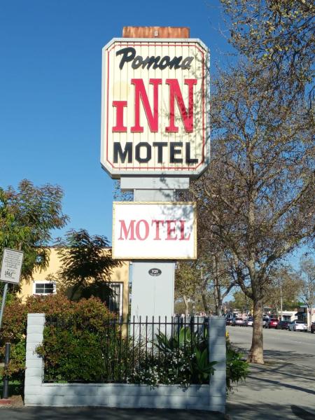 The photo shows the Pomona Inn located in the city of Pomona.