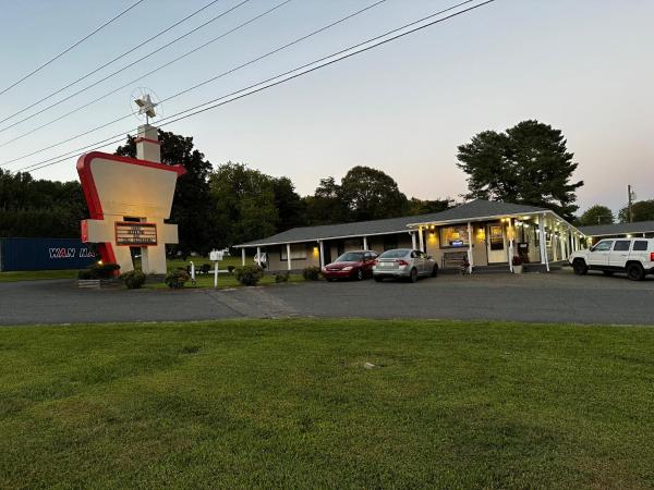 A la foto es mostra l'objecte Bea's Parkway Inn situat a la ciutat de Salem.