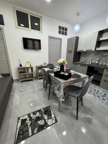 Sweet House, Napoli